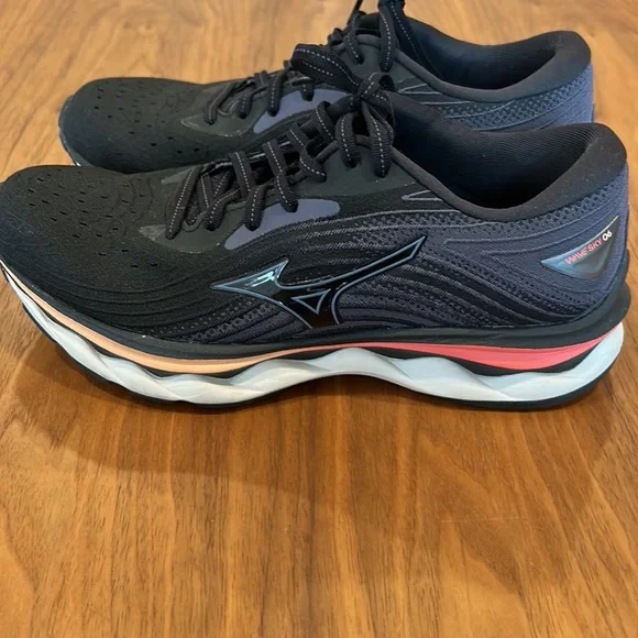 Mizuno wave sky women’s sneakers size 8 - Picture 4 of 5